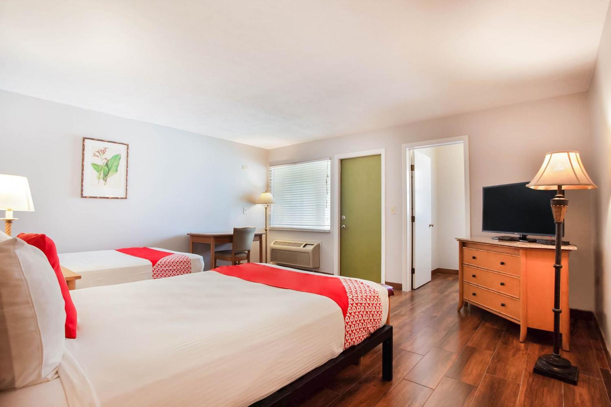 Oyo Waterfront Hotel- Myers, Fl Hotel Cape Coral