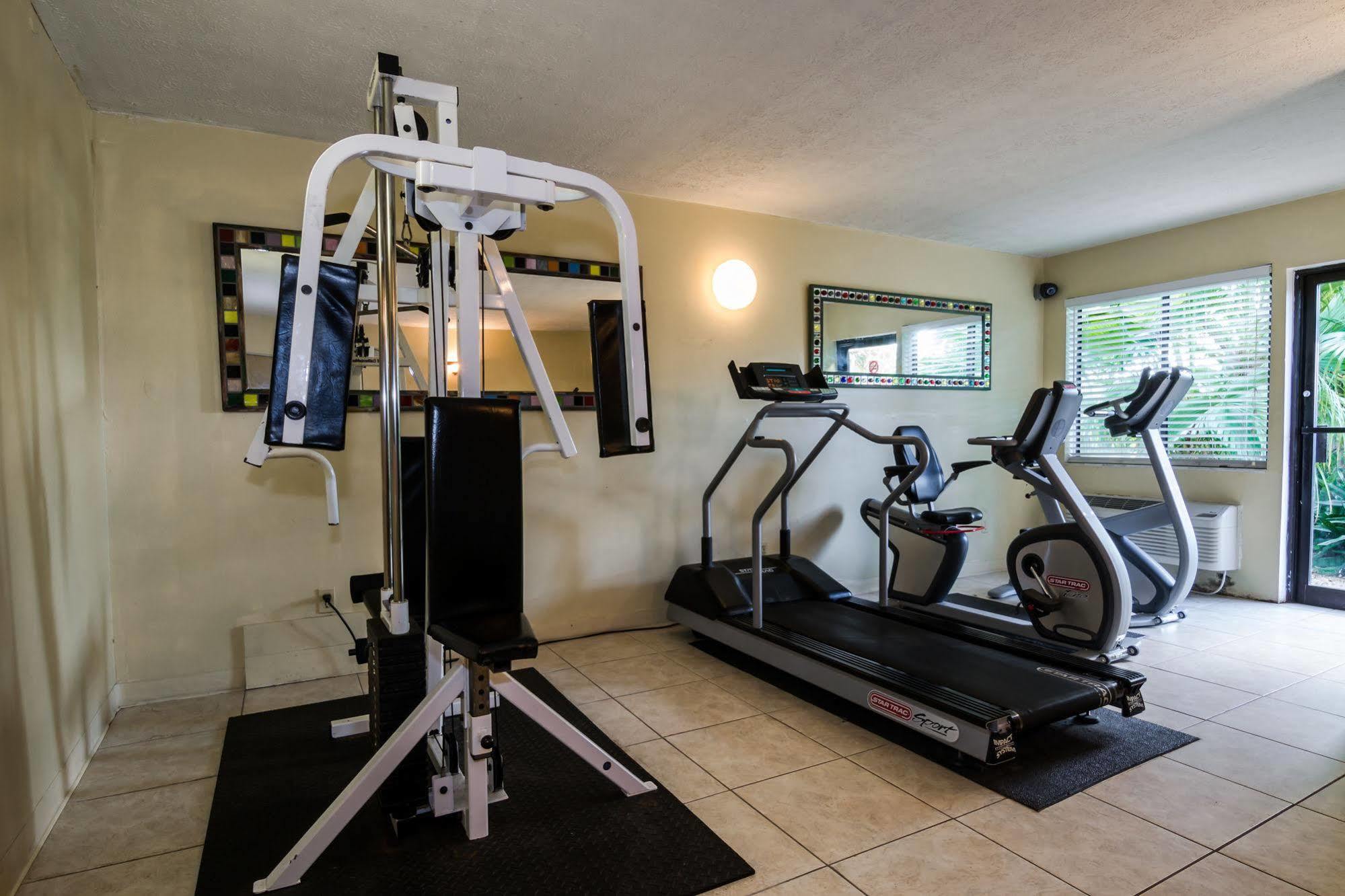 Oyo Waterfront Hotel- Myers, Fl Hotel