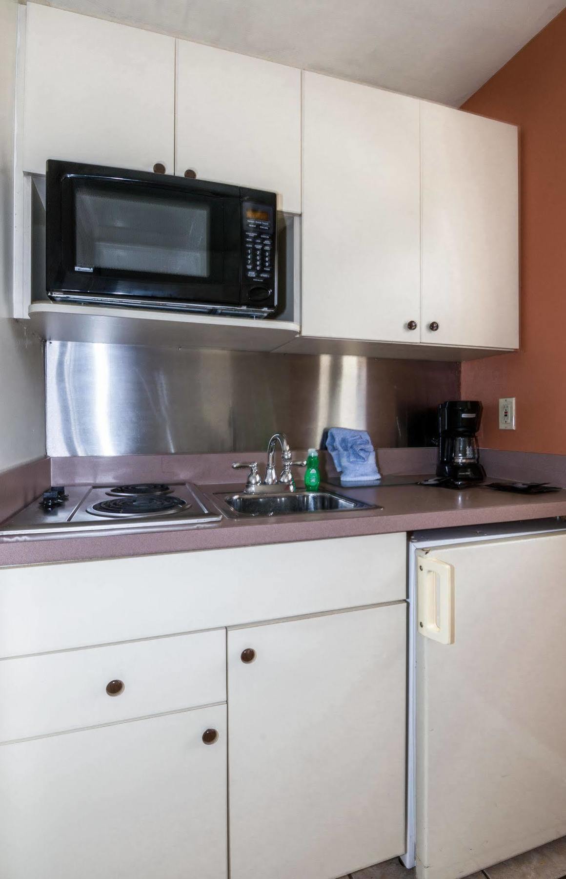Oyo Waterfront Hotel- Myers, Fl Hotel 2*